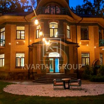 Продаж великого автономного будинку в лісовій місцевості Ворзеля