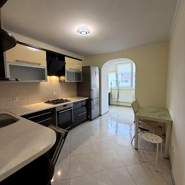 Довгострокова оренда 2к Квартира Володимира Лучаковського (Лучаківського) вулиця