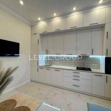 Продаж 3к квартири в Царському будинку Тарасівська 8