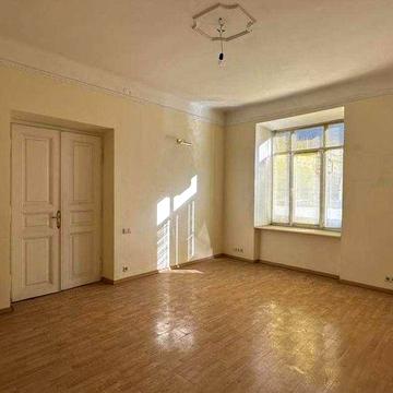 Продаж 2 кімнатної квартири, під комерцію, вулиця Івана Франка