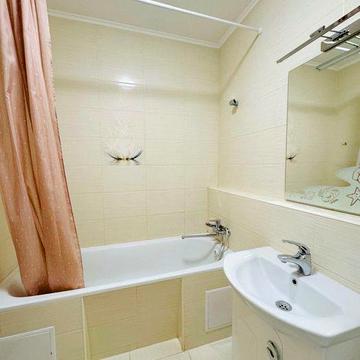 Софії Русової 3, Бориса Гмирі, Патріотика