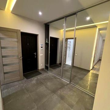 Жк.Британія гарна пропозиція поруч Семицвіт