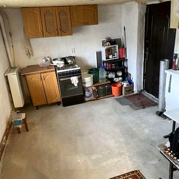 Продам частину будинку майже в центрі міста.