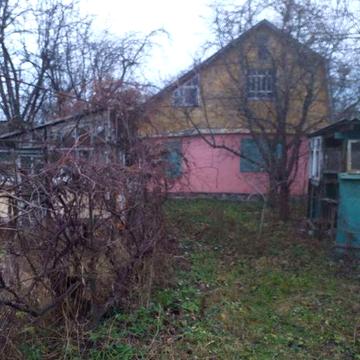 Продам дачу в районі 4 школи