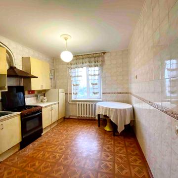 Продаю простору 3к.квартиру на Намиві.ц6