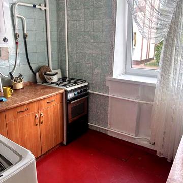 Сдам 1 комнатную кв. в центре возле площади без посредников