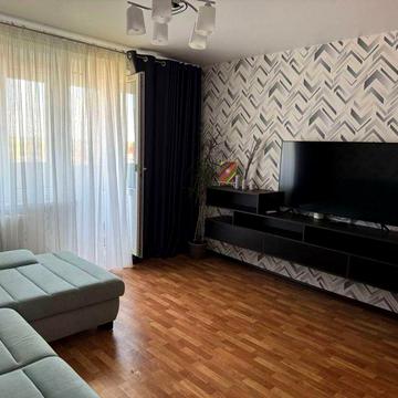 Продается 3-комнатная квартира в Черноморске.