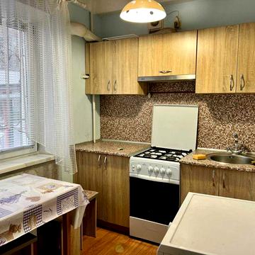 Сдам 2 комнатную квартиру "Кинотеатр Космос"