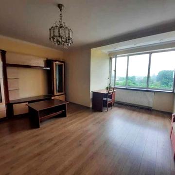 Простора трикімнатна квартира по вул. Шевченка від власника