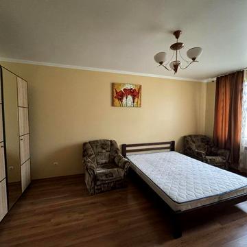 Продаж просторої 2 к квартири простора кухня де можна розмістити диван