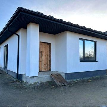 Новий будинок біля міста