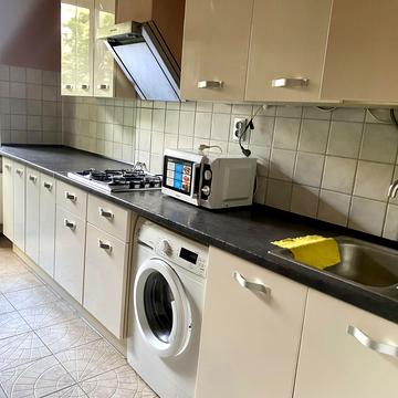 Київська вул., 38