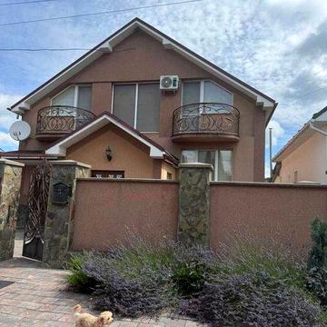 Продається сучасний 1,5-рівневий будинок у с. Барвінок