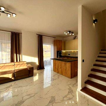 Продаж котеджу з новим стильним ремонтом у Брюховичах вул. Під Осовою