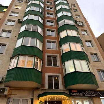 2 новобудова Героїв Майдану біля Макдональдзу