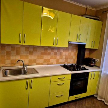 Якуба Коласа 23, роздільна 3к, є газ, невисовий поверх!