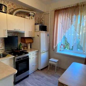 Продаж 2 кімнатної квартири. 50м2 3/5 пов Центр. №18151