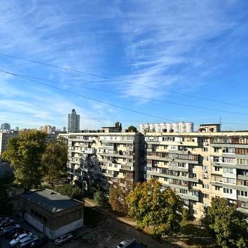 Дмитра Павличка просп., 3