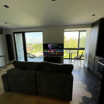 Ломаківська вул. (Мічуріна), 4