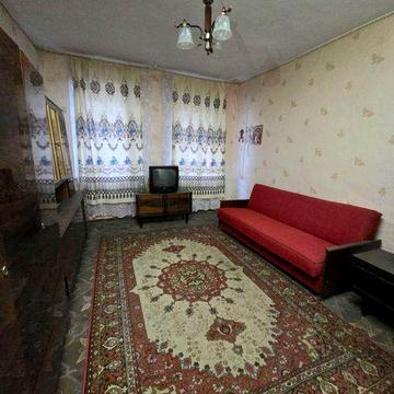 Продам квартиру на земле с палисадником и паркоместом  в центре