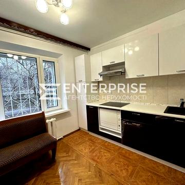 Продаж 3к. квартири з ремонтом вул.Зоологічна метро КПІ