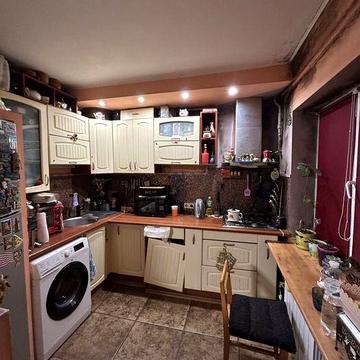 Вул. Васильківська, б. 49, к. 2, квартира під ремонт!