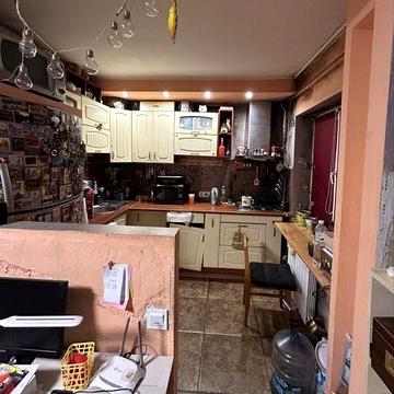 Вул. Васильківська, б. 49, к. 2, квартира під ремонт!