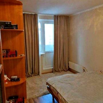 Продам 3к квартиру. Новые Дома. Метро Дворец спорта. Кап. ремонт. 4\9