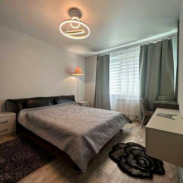 Оренда 2 кімнатної новобудови з зарядкою власного електрокару