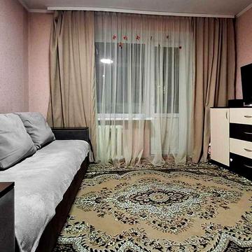 Продам однокімнатну квартиру по вул.Князя Острозького, 8.