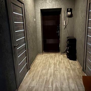 Продається 3-х кімнатна сталінка по проспекту Південний