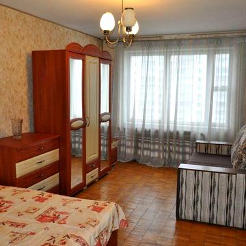 Однокімнатна, метро Оболонь,  Оболонська площа 3