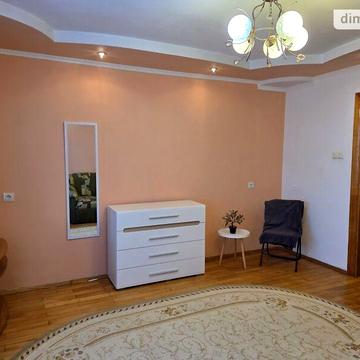 Довгострокова оренда 3к Квартира Коновальця вулиця