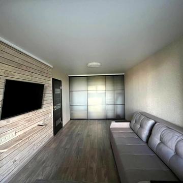 Набережна Перемоги вул., 76