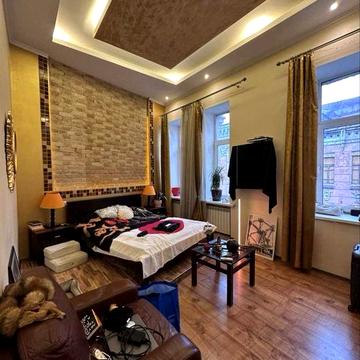 Продам квартиру Історичний центр 42м Вул. Рейтерська Золоті Ворота