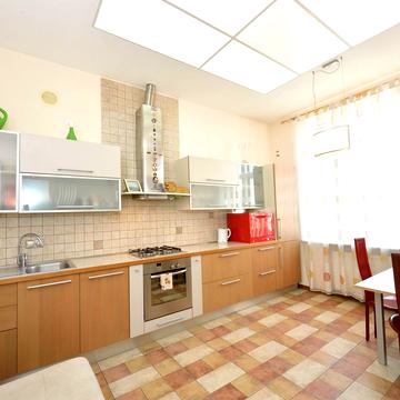 Хрещатик вул. (Kreschatic), 27