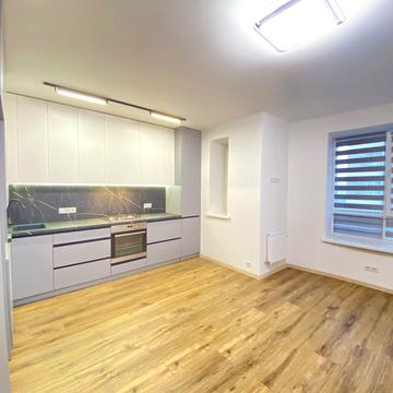 Двірська вул., 9