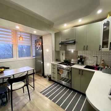 Продається 3-кімн чешка з капітальним ремонтом Героїв Майдану