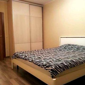 Здається велика 1-к, Голосієво, Деміївська, пр-т Науки, 55а