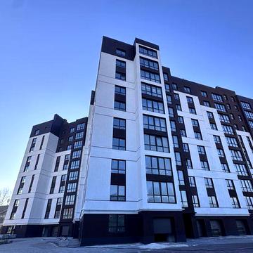 Поруч з ЦЕНТРОМ 2-х кімнатна квартира з ЛОДЖІЄЮ у НОВОБУДОВІ