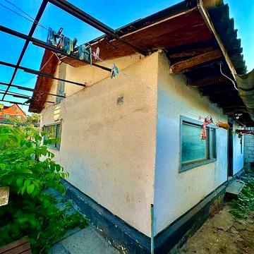 Продам Дом рядом с городом | 2 дома, участок 7 соток