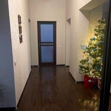 Продам 3-x комнатную квартиру пл. Защитников Украины