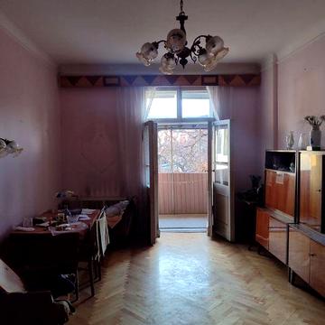 Продаж 1-кімнатної квартири (сталінка) вул. Героїв УПА