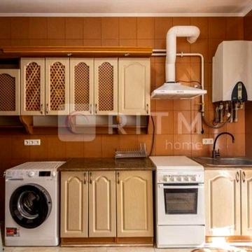 Оренда великий будинок, напівособняк з власним подвірям