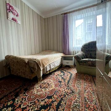 Абрікосова, 15