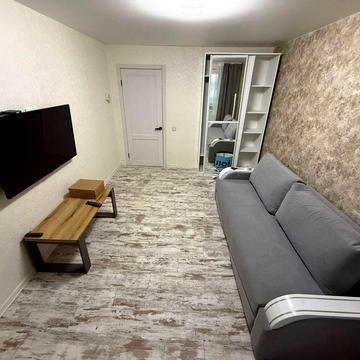 Продам отличную 2х комнатную квартиру в Центре. Автономное отопление.