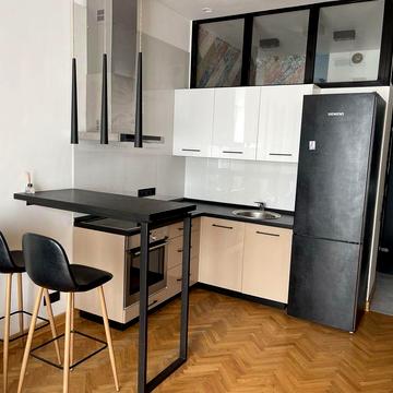 Продаж просторої квартири на вул. Гайдамацька