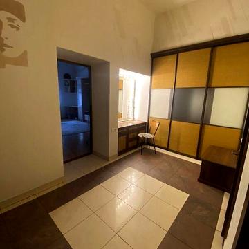 Довгострокова оренда 3к Квартира Сергія Єфремова вулиця