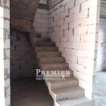 Продаж 4к Дім Новоселів вулиця