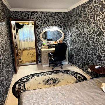 Академіка Корольова вул., 88